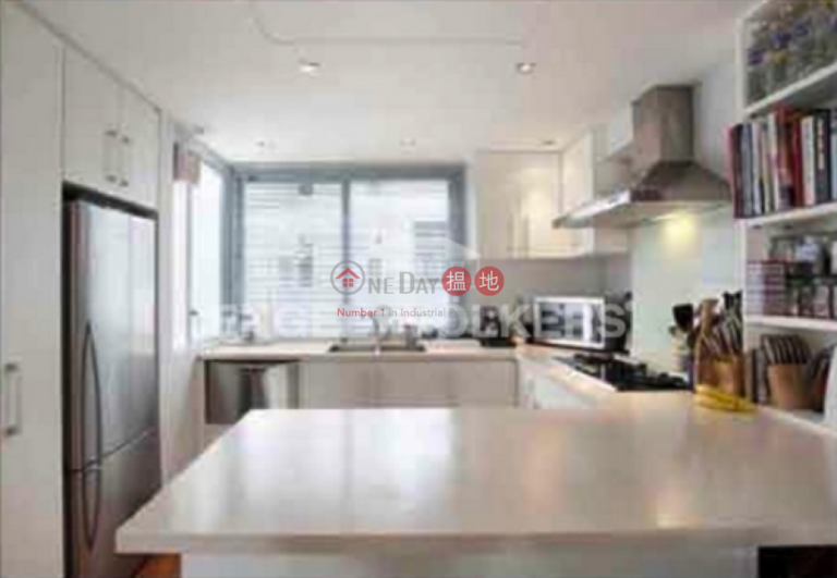 2 Bedroom Flat for Sale in Pok Fu Lam