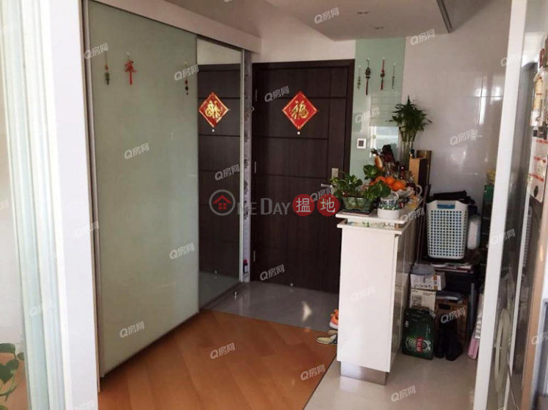 WORLD FAIR COURT | 3 bedroom Mid Floor Flat for Sale