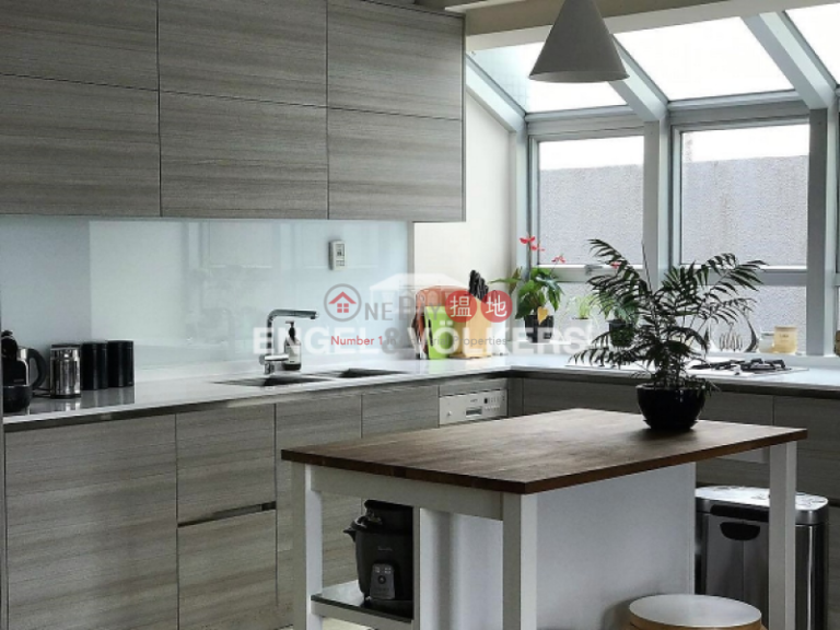 2 Bedroom Flat for Sale in Pok Fu Lam