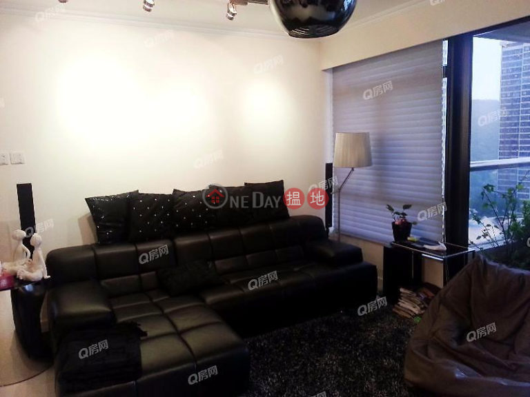 Pokfulam Gardens | 3 bedroom Mid Floor Flat for Sale