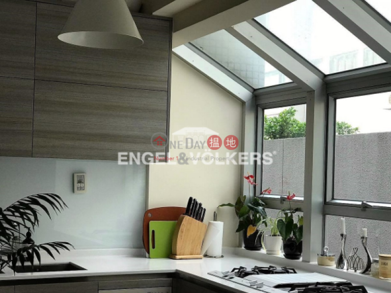 2 Bedroom Flat for Sale in Pok Fu Lam