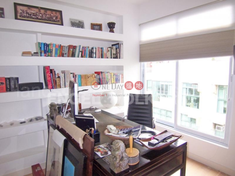 2 Bedroom Flat for Sale in Pok Fu Lam
