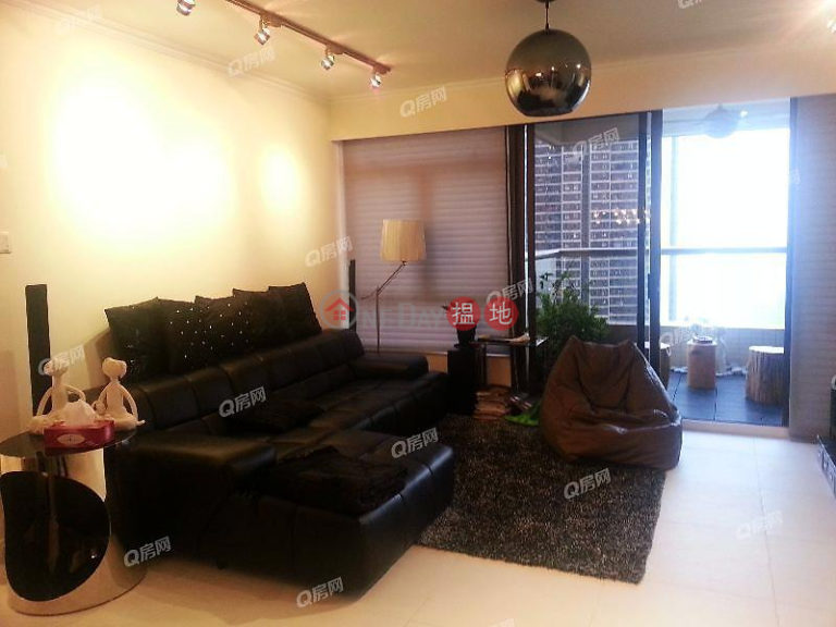 Pokfulam Gardens | 3 bedroom Mid Floor Flat for Sale