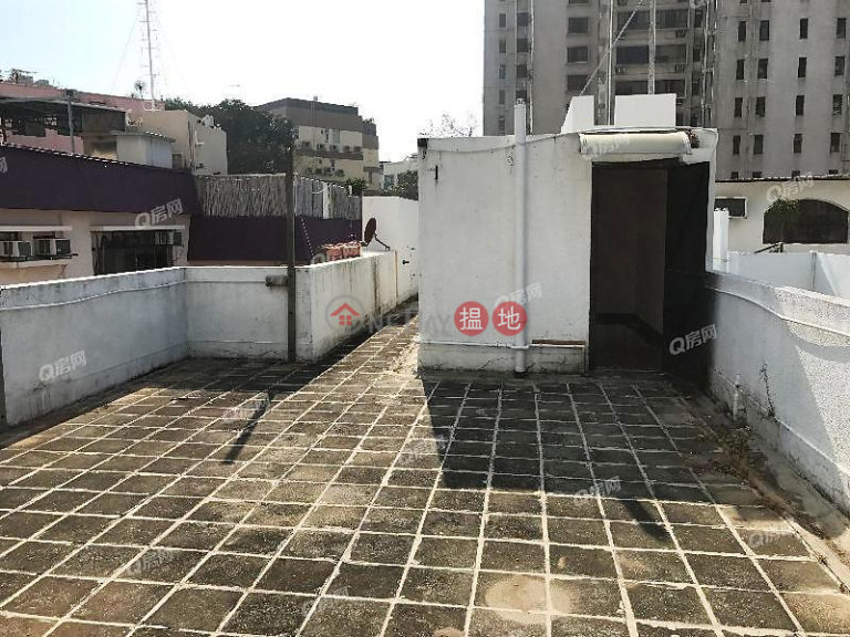 KING'S COURT | 3 bedroom High Floor Flat for Sale