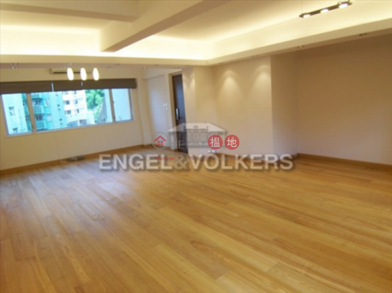 2 Bedroom Flat for Sale in Pok Fu Lam