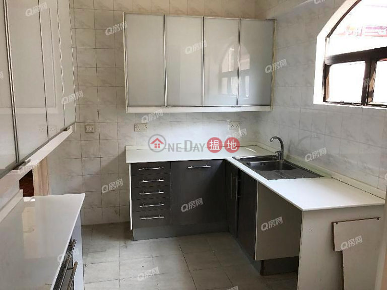 KING'S COURT | 3 bedroom High Floor Flat for Sale