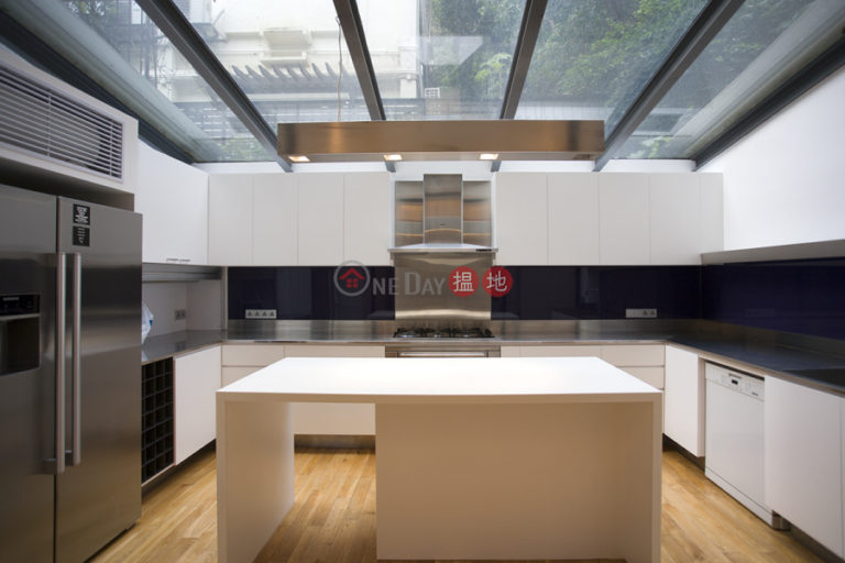 Bright & Spacious Family Townhouse