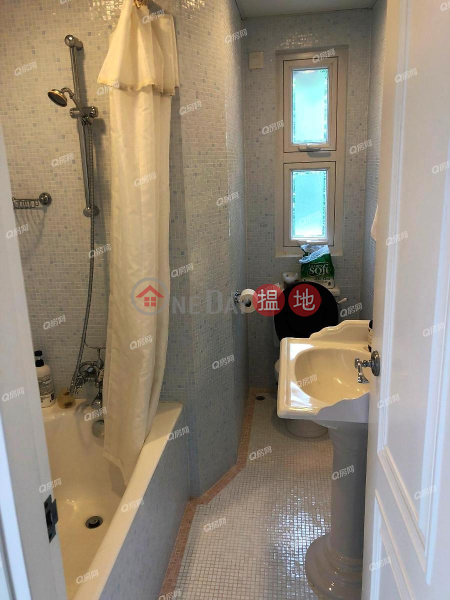 Emerald Garden | 2 bedroom Mid Floor Flat for Rent