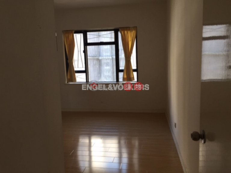 4 Bedroom Luxury Flat for Sale in Pok Fu Lam