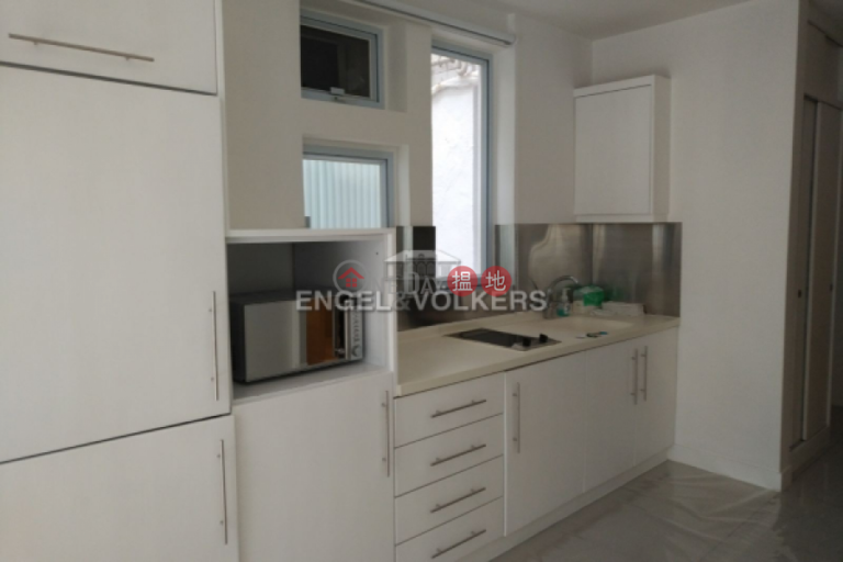 Studio Flat for Sale in Pok Fu Lam