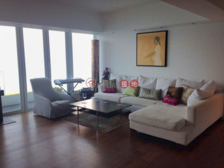 3 Bedroom Family Flat for Sale in Pok Fu Lam