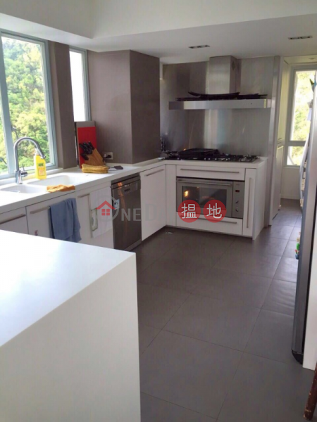 3 Bedroom Family Flat for Sale in Pok Fu Lam