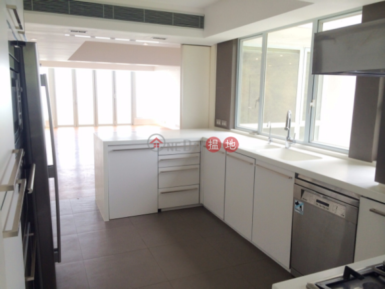 3 Bedroom Family Flat for Rent in Pok Fu Lam