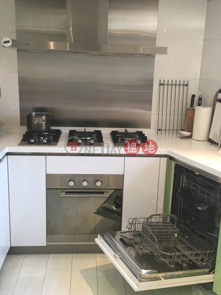 3 Bedroom Family Flat for Rent in Pok Fu Lam