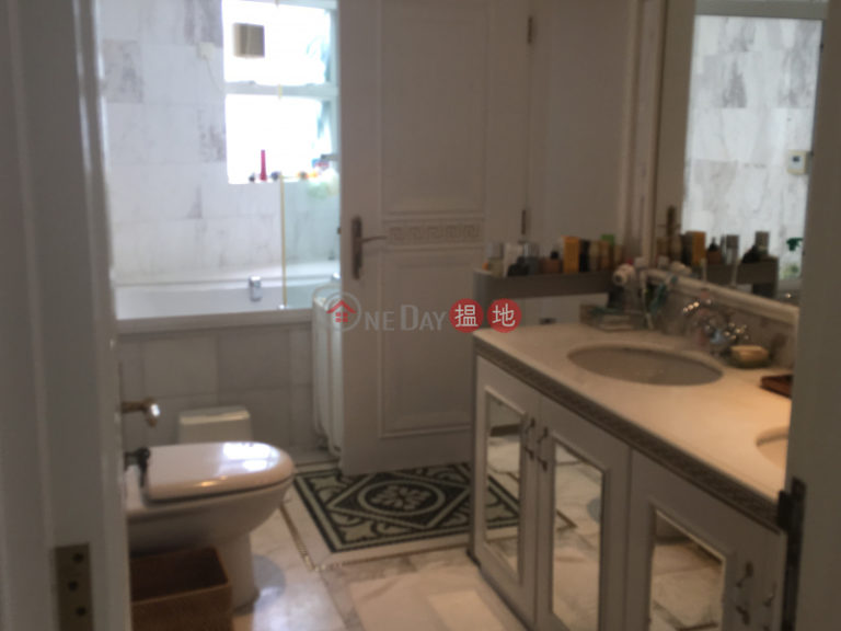 3 Bedroom Family Flat for Rent in Pok Fu Lam