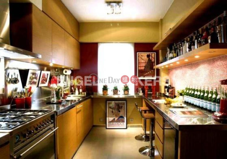 2 Bedroom Flat for Sale in Pok Fu Lam