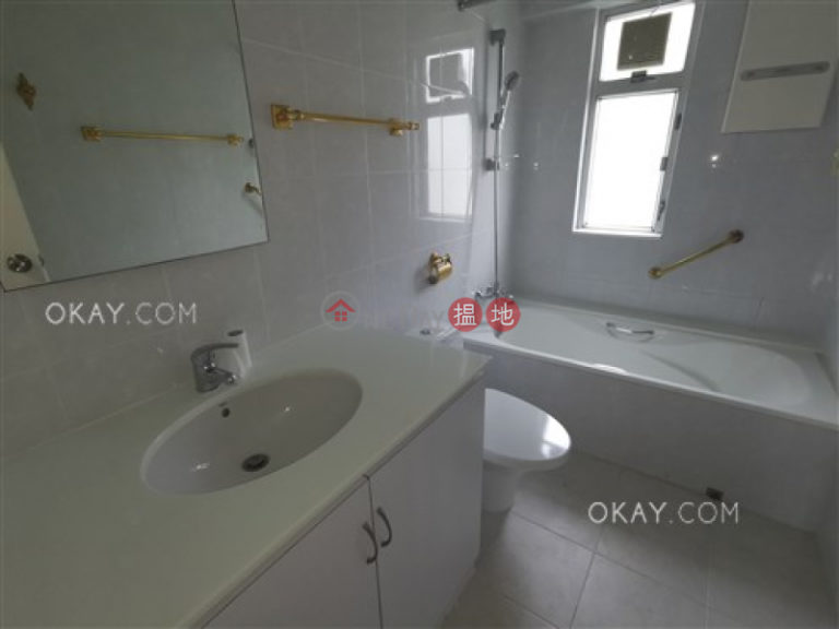 Efficient 3 bedroom with sea views, balcony | Rental