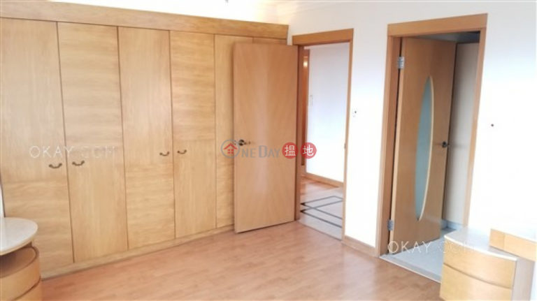 Efficient 3 bedroom with sea views, balcony | Rental