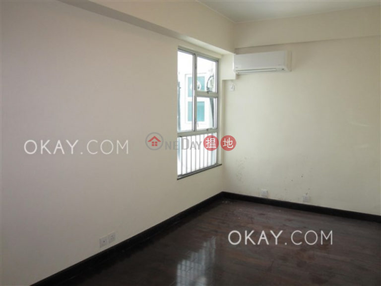 Unique 3 bedroom with balcony & parking | Rental