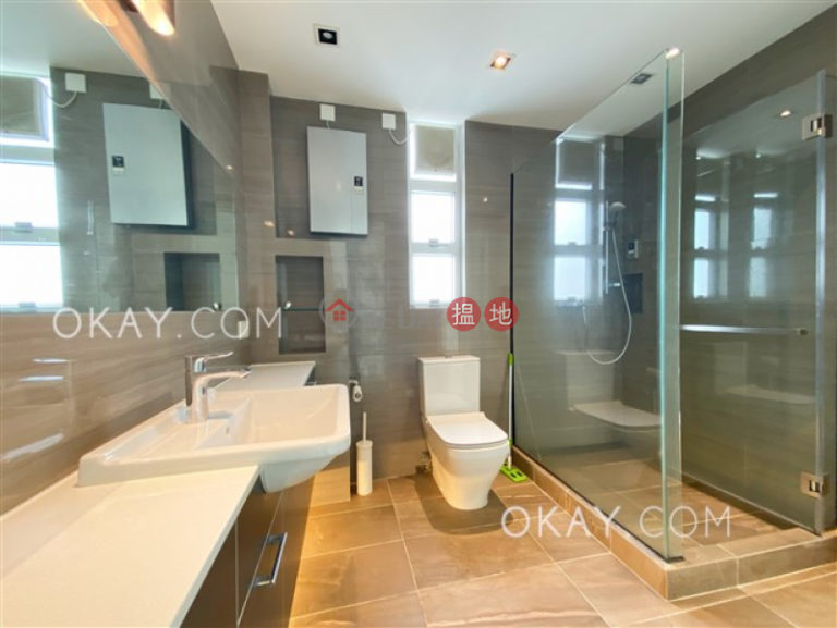 Nicely kept 2 bedroom with parking | Rental