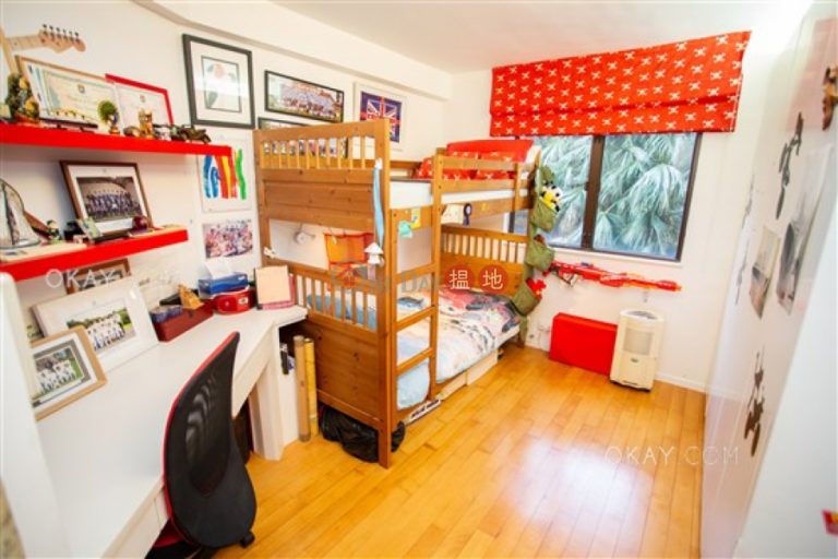 Stylish 3 bedroom with balcony & parking | For Sale