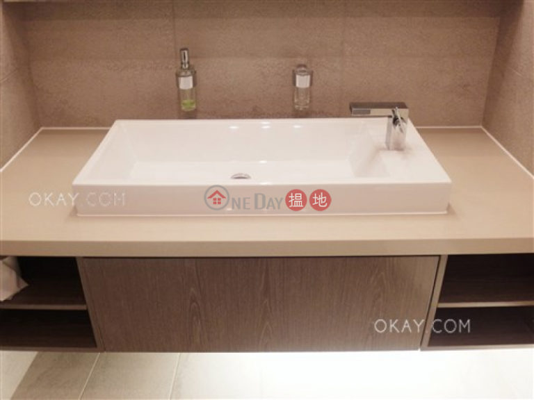 Nicely kept 3 bedroom with parking | For Sale