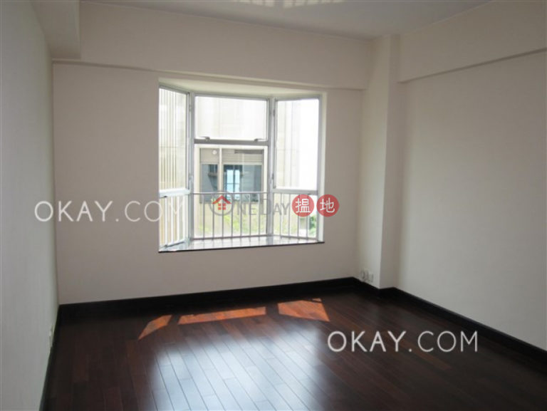 Charming 3 bedroom with parking | Rental