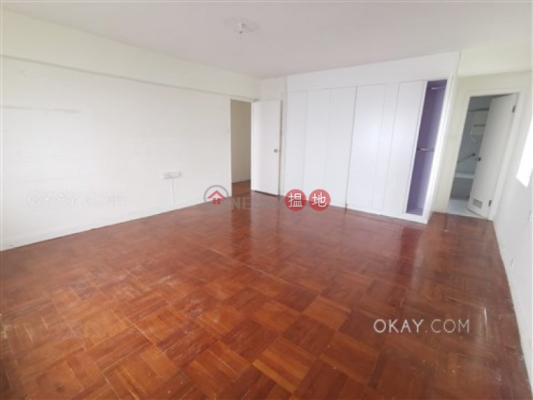 Efficient 3 bedroom with sea views, balcony | Rental