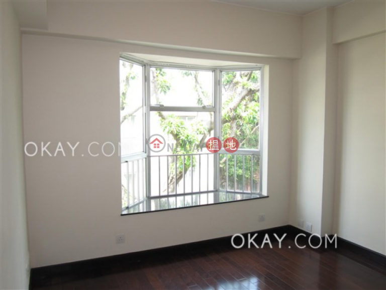 Unique 3 bedroom with balcony & parking | Rental