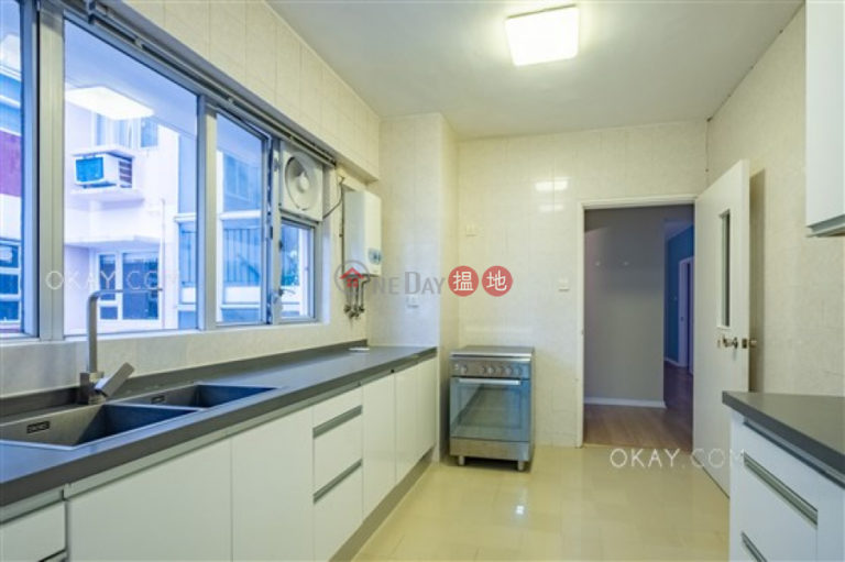 Efficient 4 bedroom with balcony & parking | For Sale