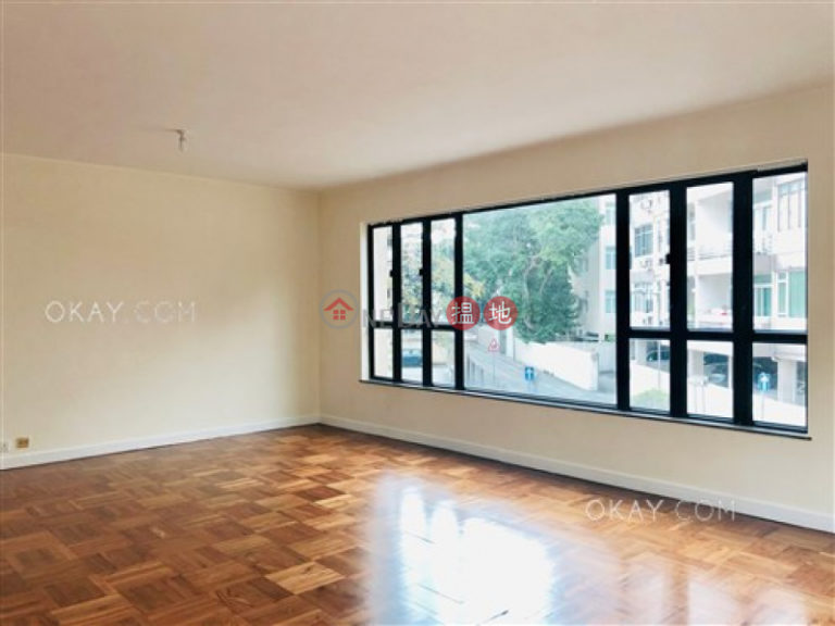 Gorgeous 3 bedroom with parking | Rental