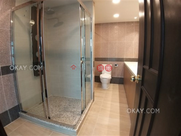 Exquisite 2 bedroom with parking | Rental