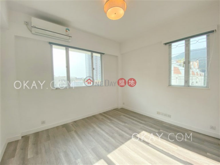 Nicely kept 2 bedroom with parking | Rental