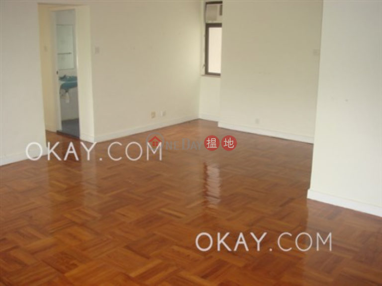 Unique 3 bedroom with balcony & parking | Rental