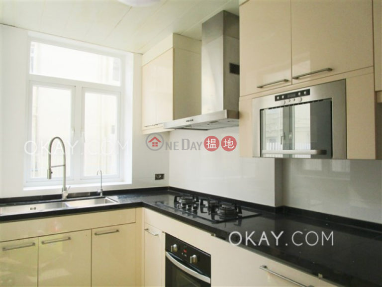 Gorgeous 4 bedroom with sea views, terrace & balcony | Rental