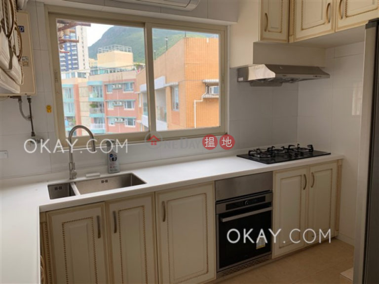 Efficient 3 bed on high floor with sea views & rooftop | Rental