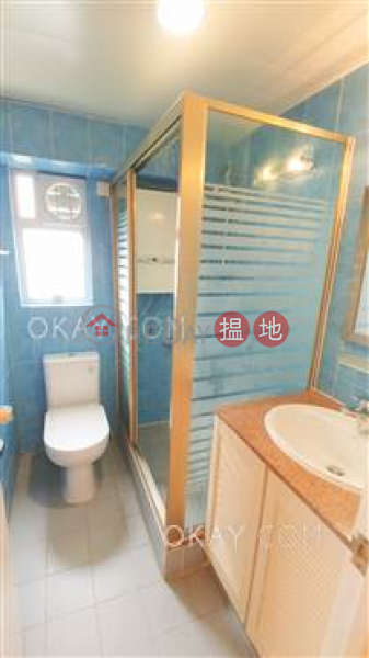 Luxurious 3 bed on high floor with sea views & parking | For Sale