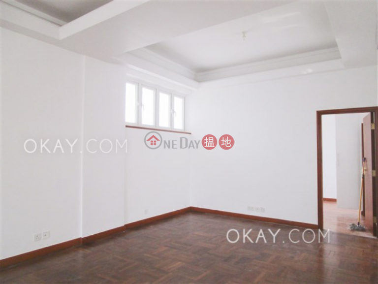 Gorgeous 4 bedroom with sea views, terrace & balcony | Rental