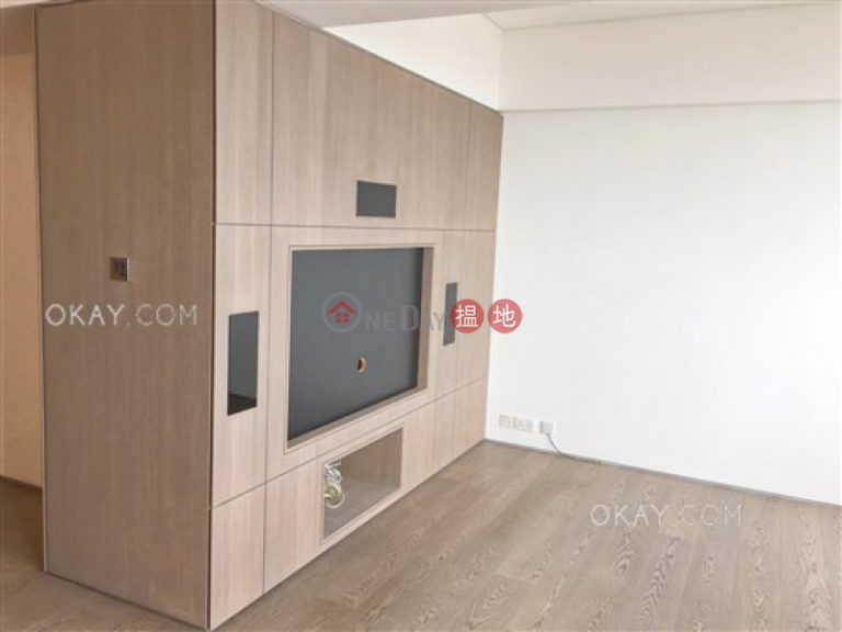 Stylish 3 bedroom on high floor with rooftop & parking | Rental