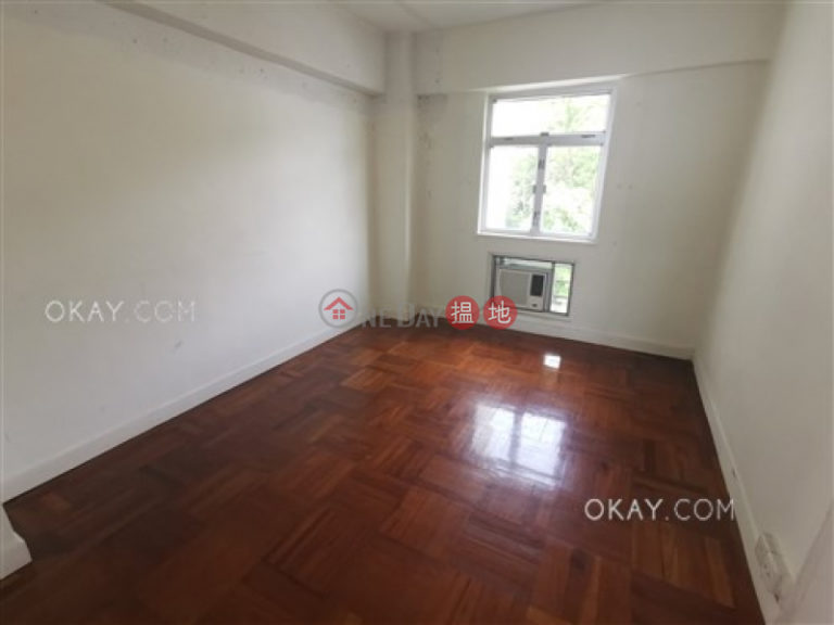 Efficient 3 bedroom with sea views, balcony | Rental