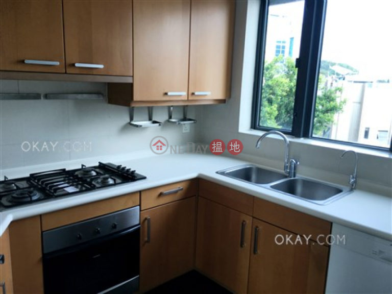 Unique penthouse with sea views & parking | For Sale