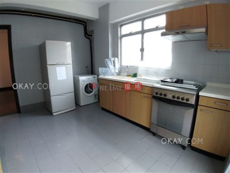 Exquisite 2 bedroom with parking | Rental