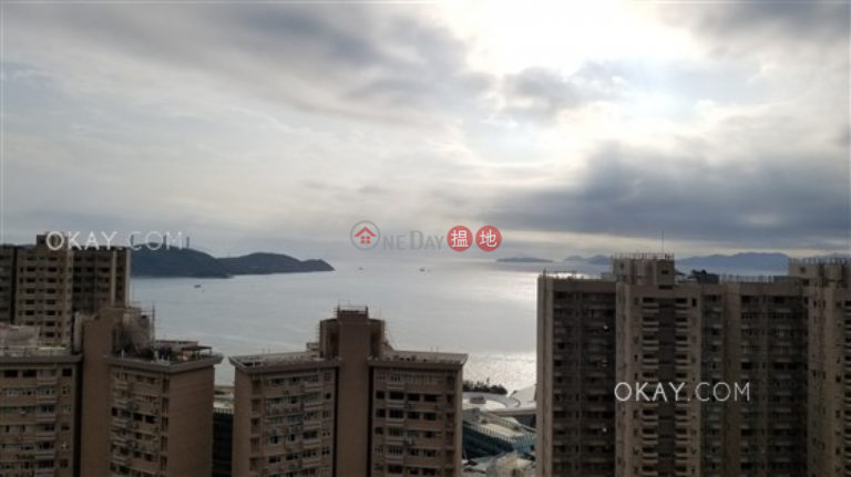 Efficient 3 bedroom with sea views, balcony | Rental