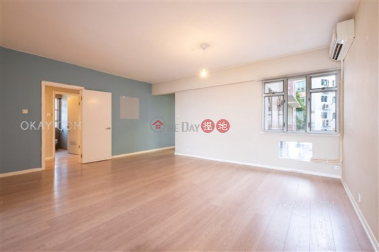 Efficient 4 bedroom with balcony & parking | Rental