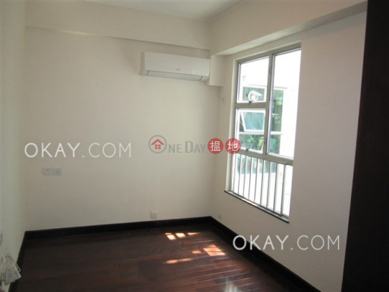 Unique 3 bedroom with balcony & parking | Rental