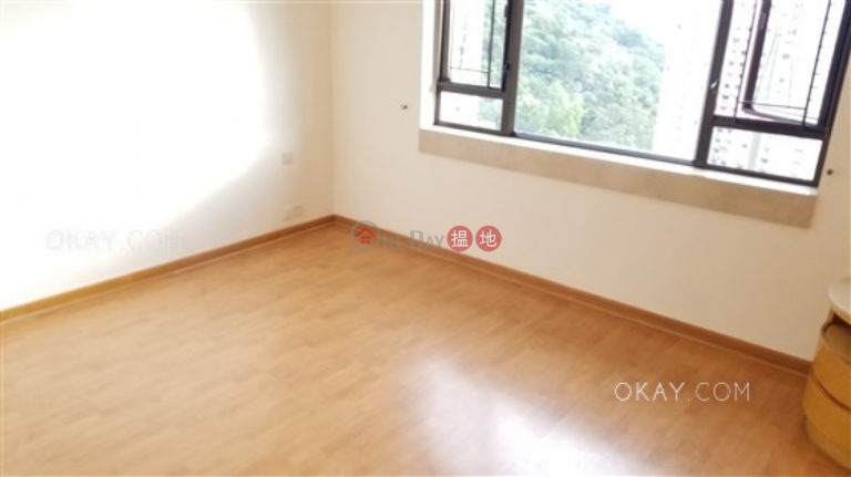 Efficient 3 bedroom with sea views, balcony | Rental