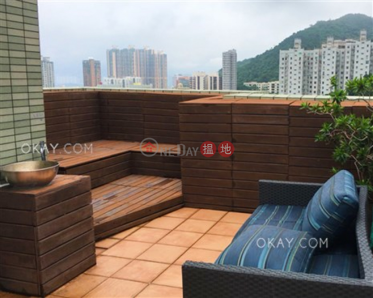 Tasteful 2 bedroom on high floor with rooftop & balcony | For Sale