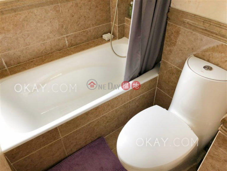 Tasteful 3 bedroom with sea views & parking | Rental