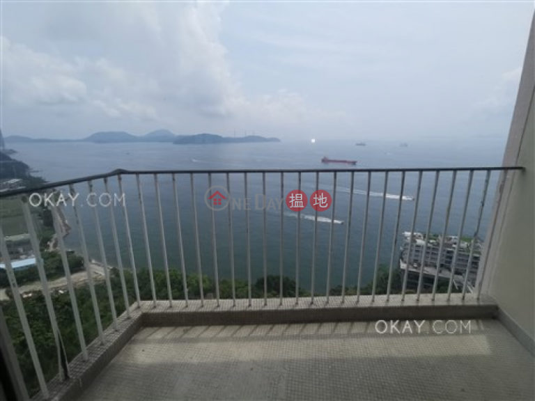 Efficient 3 bedroom with sea views, balcony | Rental