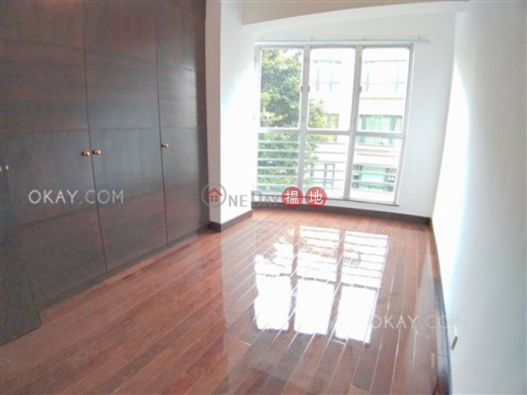 Exquisite 2 bedroom with parking | Rental